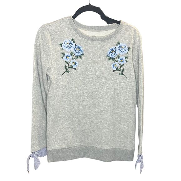 St. John's Bay Embroidered Floral Sweatshirt Women's XS Gray Blue Roses - Picture 2 of 8